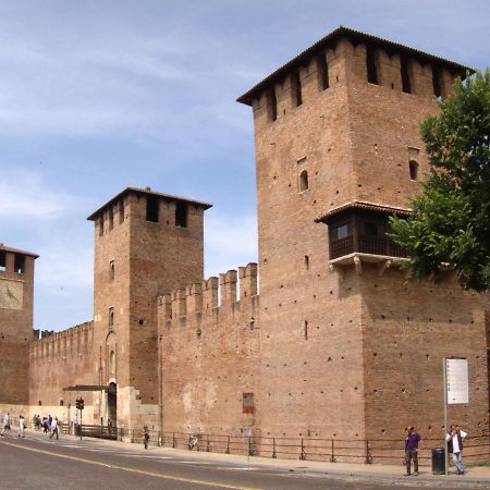 Castle View Lodge Intero Appartamento Verona Centro Storico Buitenkant foto