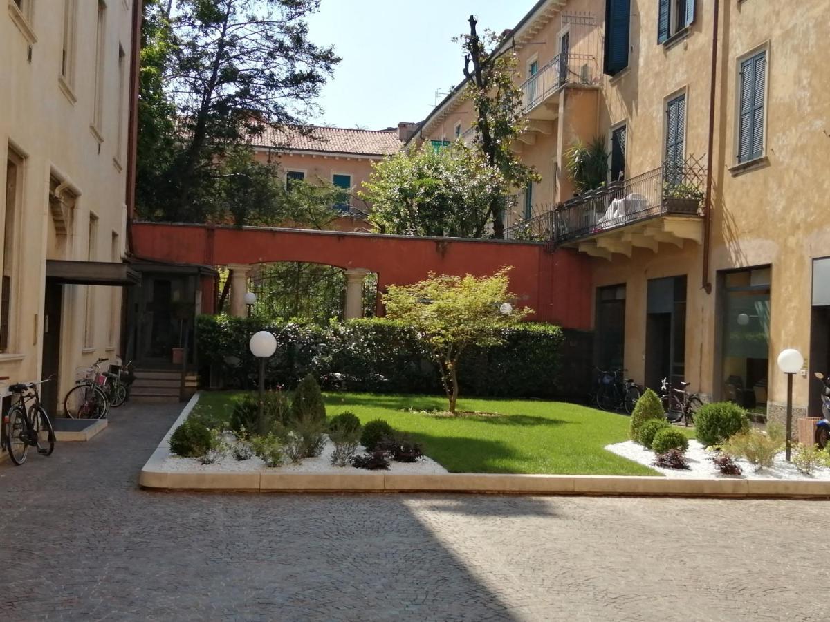Castle View Lodge Intero Appartamento Verona Centro Storico Buitenkant foto