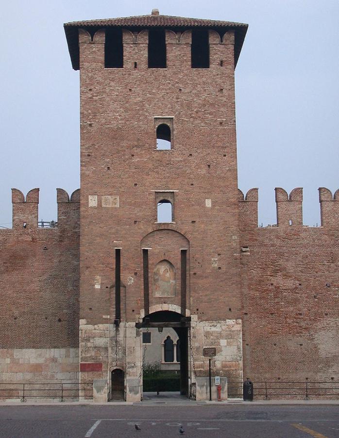Castle View Lodge Intero Appartamento Verona Centro Storico Buitenkant foto